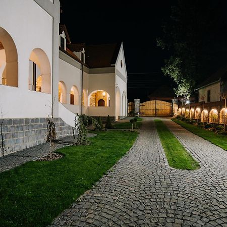 Molnos Kuria Pension Corund  Exterior foto