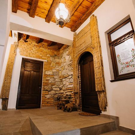 Molnos Kuria Pension Corund  Exterior foto