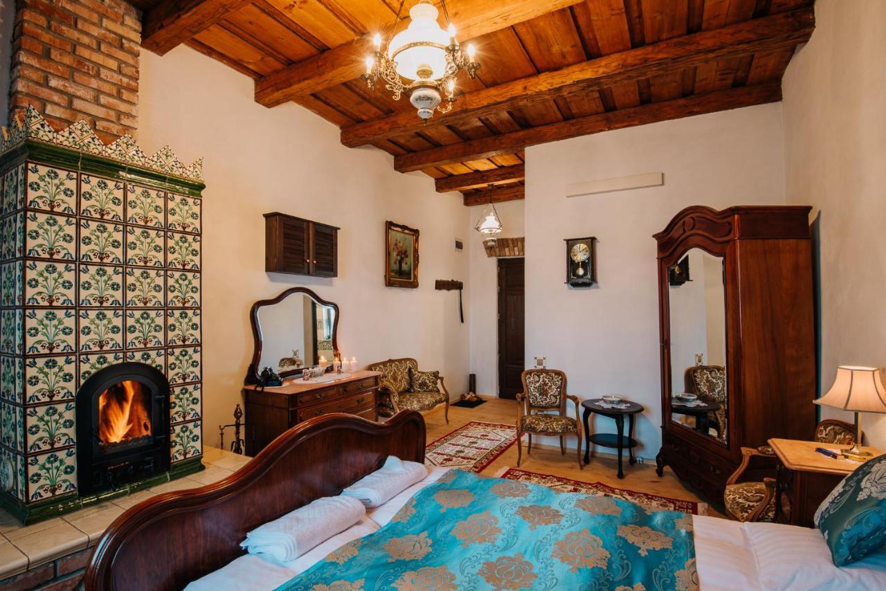 Molnos Kuria Pension Corund  Exterior foto