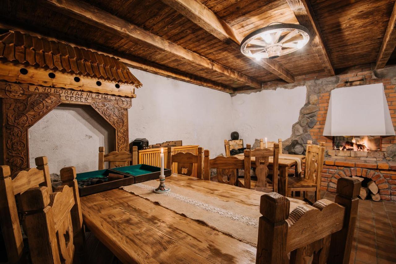 Molnos Kuria Pension Corund  Exterior foto